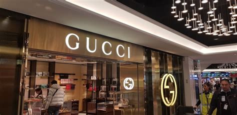 gucci at paris cdg airport, term1|shops at charles de gaulle airport.